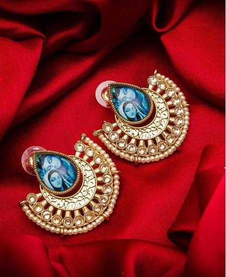 Picture of Classy Golden Earrings