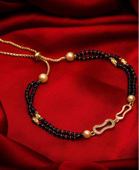 Picture of Splendid Black & Gold Bracelets