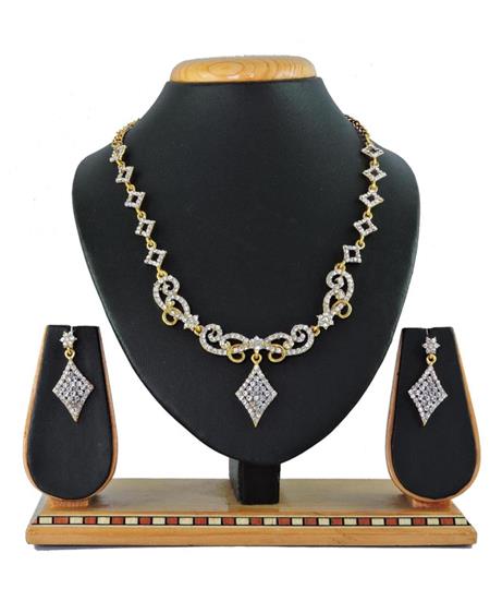 Picture of Amazing White Necklace Set