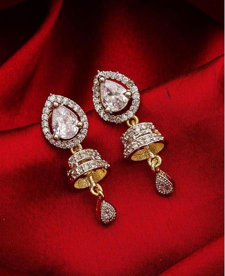 Picture of Good Looking Golden Earrings