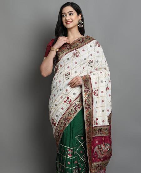 Picture of Lovely White Silk Saree