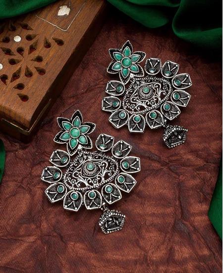 Picture of Bewitching Silver & Green Earrings