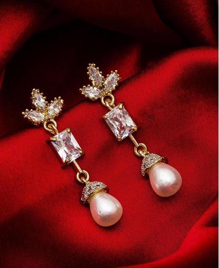 Picture of Beauteous White Earrings