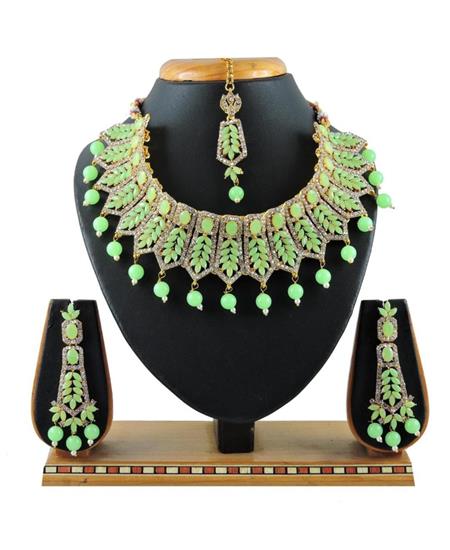 Picture of Graceful Pista Necklace Set