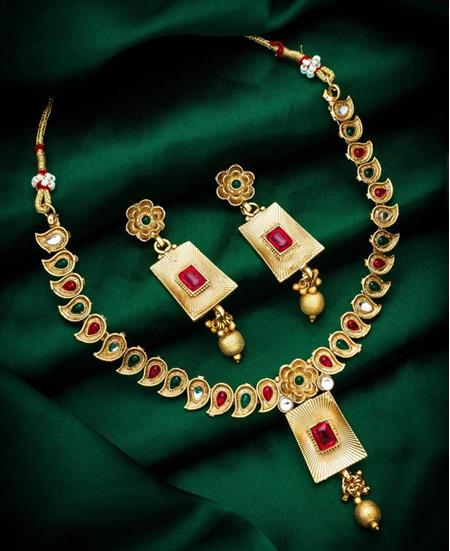 Picture of Good Looking Gold Necklace Set