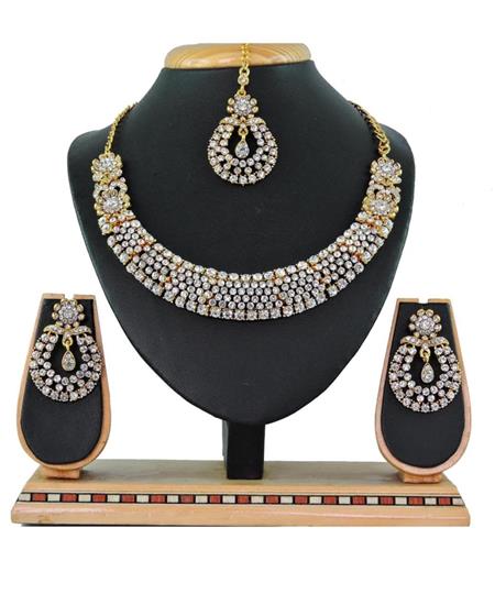 Picture of Graceful White Necklace Set