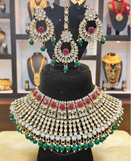29 Heavy Bridal Necklaces Designs for the Dolled-up Bride! | WeddingBazaar