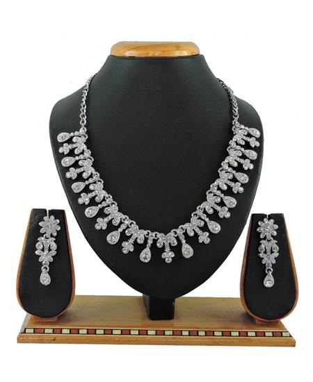 Picture of Statuesque Silver Necklace Set