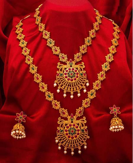 Picture of Fascinating Gold Necklace Set