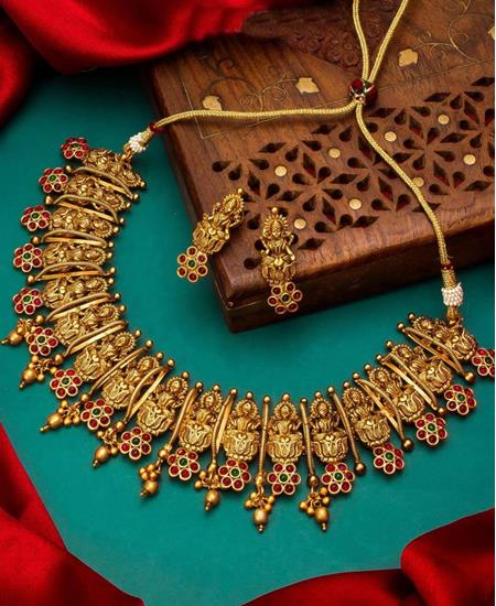 Picture of Ravishing Gold Necklace Set