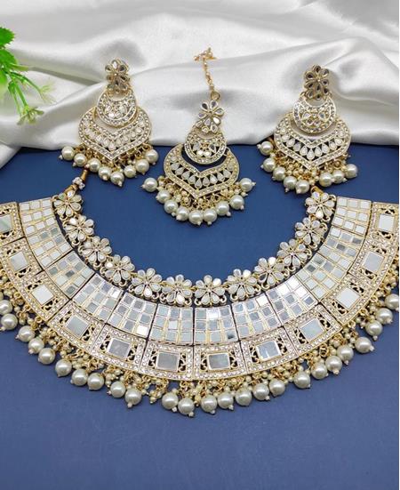 Picture of Bewitching Light Gray Necklace Set