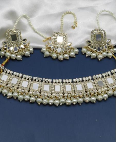 Picture of Lovely Off White Necklace Set