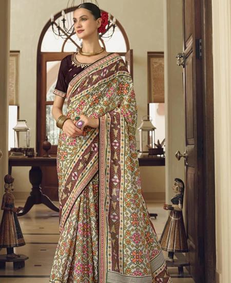 Picture of Lovely Cream Georgette Saree