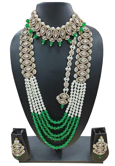 Picture of Graceful White/Green Necklace Set