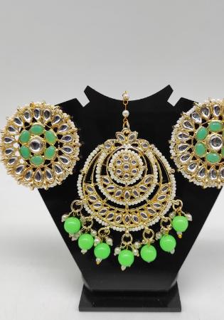 Picture of Amazing Light Green Earrings