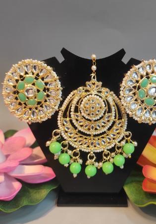 Picture of Fine Yellow Green Earrings
