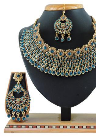 Picture of Enticing Grey & Golden Necklace Set