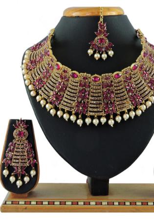 Picture of Delightful Golden Necklace Set
