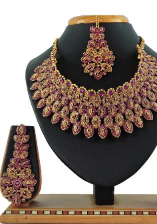 Picture of Marvelous Golden Necklace Set