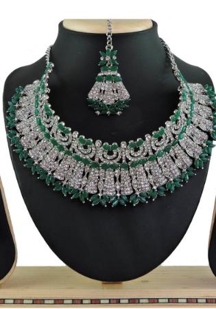 Picture of Marvelous Medium Spring Green Necklace Set