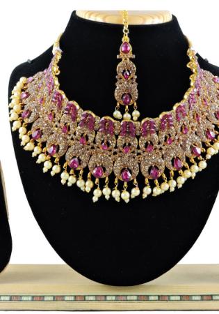 Picture of Marvelous Golden Necklace Set