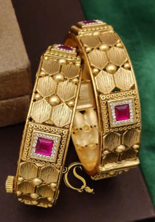 Picture of Good Looking Golden Bracelets
