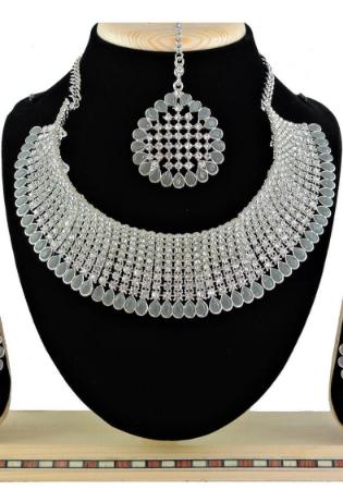 Picture of Splendid Grey Necklace Set