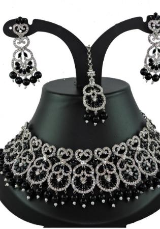 Picture of Graceful Black Necklace Set