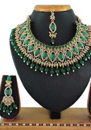 Picture of Beautiful Forest Green Necklace Set