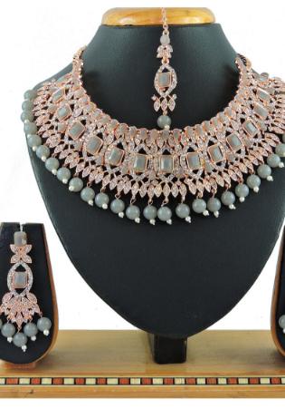 Picture of Grand Grey Necklace Set