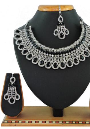 Picture of Good Looking Light Slate Grey Necklace Set