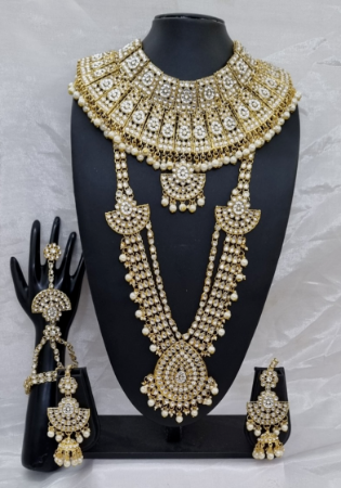 Picture of Comely Beige Necklace Set