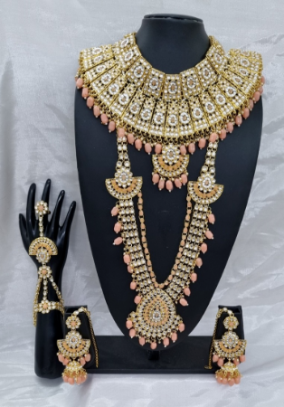 Picture of Gorgeous Beige Necklace Set
