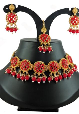 Picture of Graceful Georgette Golden Necklace Set
