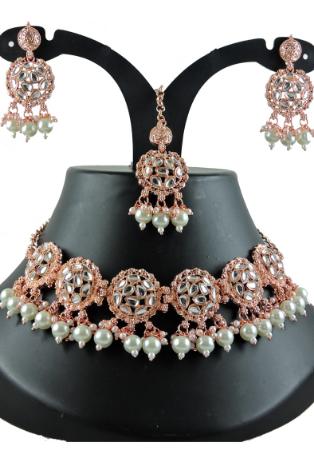 Picture of Excellent Georgette White Necklace Set
