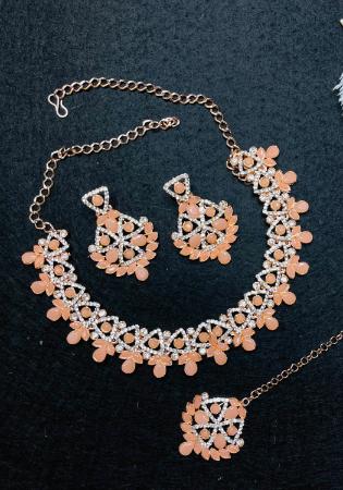 Picture of Grand Tan Necklace Set