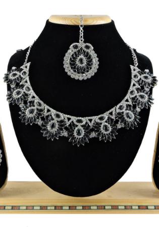 Picture of Well Formed Black Necklace Set