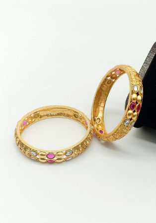 Picture of Comely Golden Bracelets