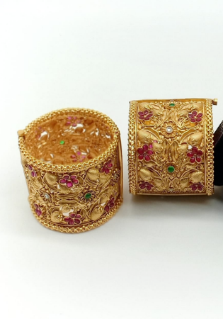 Picture of Sightly Golden Bracelets