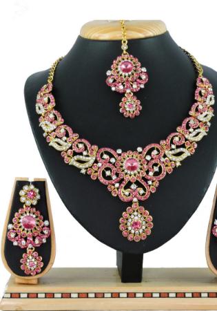 Picture of Bewitching Light Coral Necklace Set