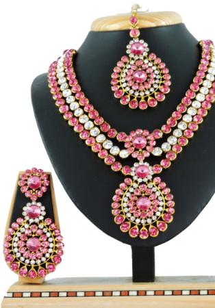 Picture of Enticing Rosy Brown Necklace Set