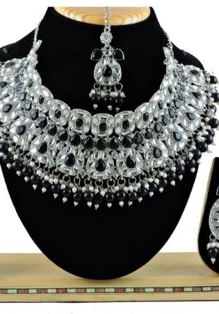 Picture of Nice Black Necklace Set