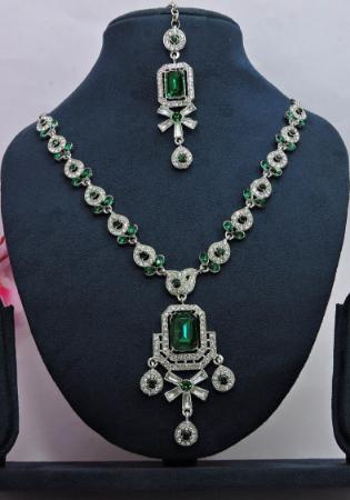 Picture of Shapely Sea Green Necklace Set