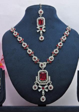 Picture of Appealing Maroon Necklace Set