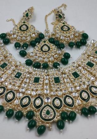 Picture of Fascinating Medium Sea Green Necklace Set
